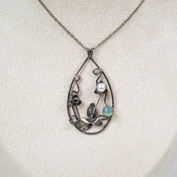 Floral necklace
