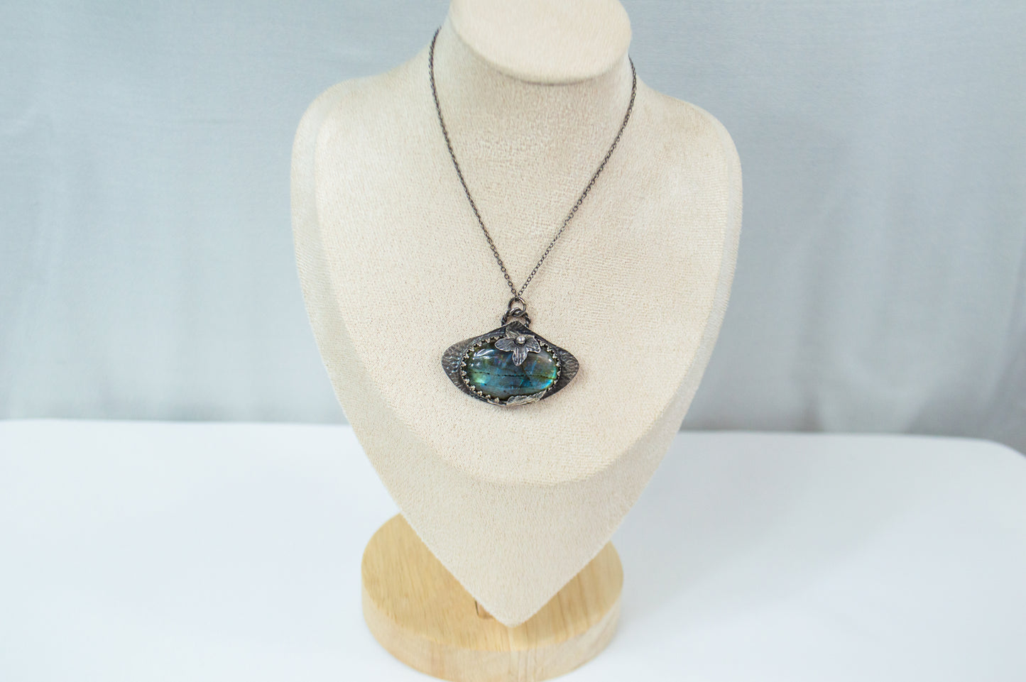 Floral Labradorite Pendant