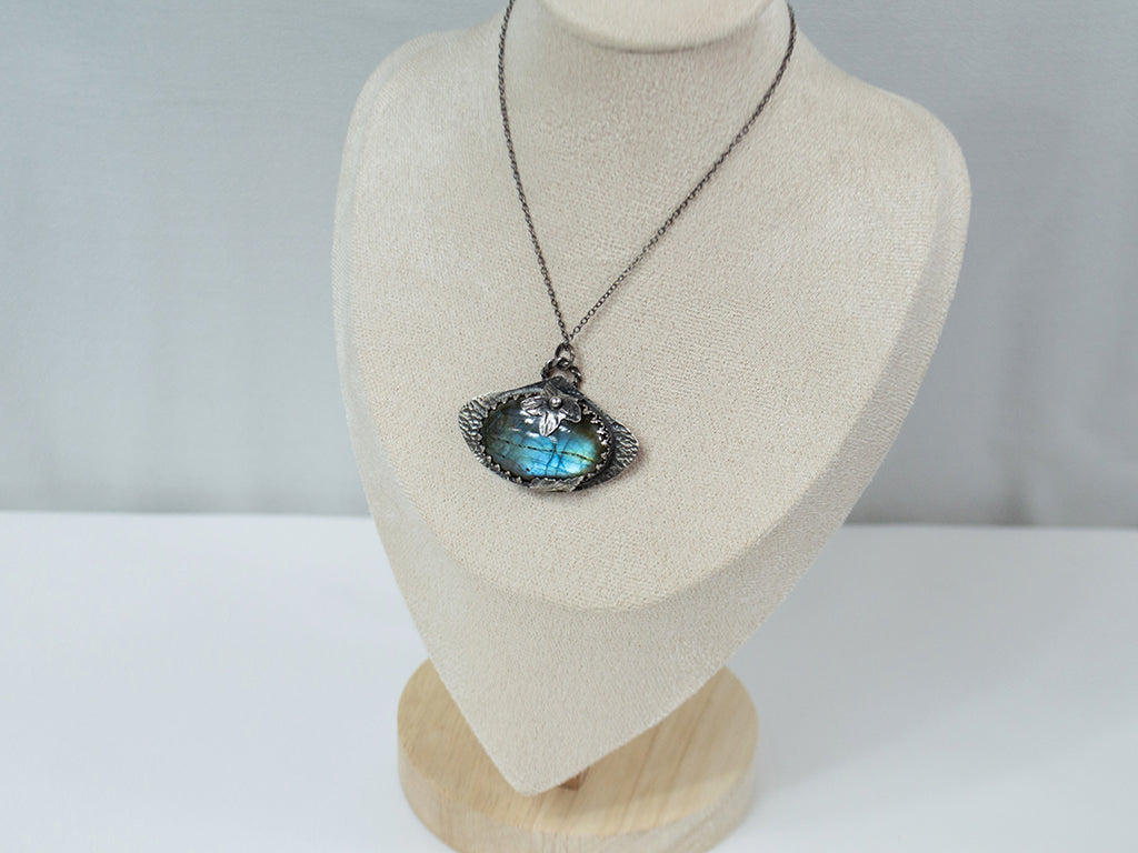 Floral Labradorite Pendant