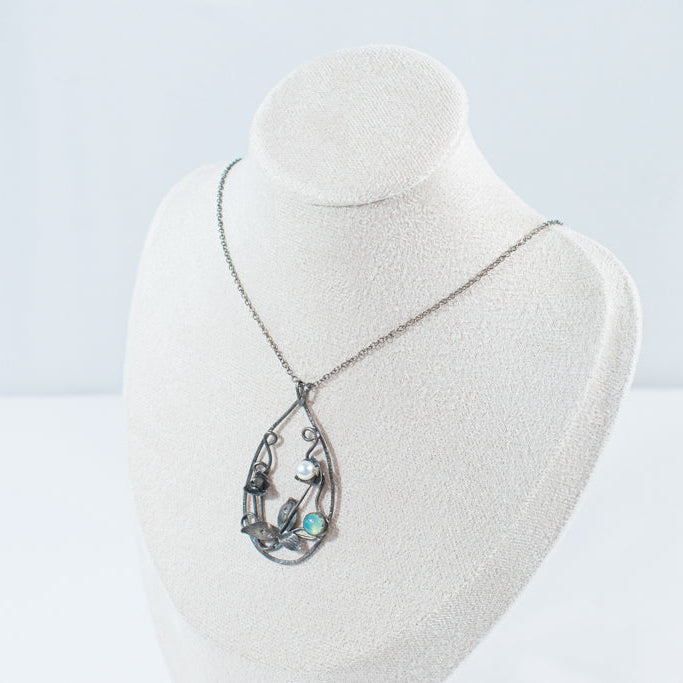 Pearl necklace 